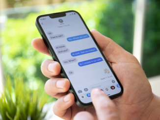 O femeie povestește cum s-a schimbat viața ei după ce a trimis un mesaj către un număr greșit