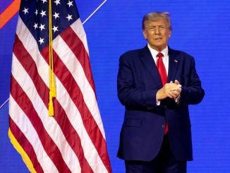Donald Trump va fi arestat marți. De ce nu va fi încătușat?