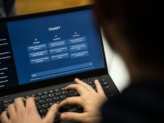 ChatGPT te ajută să câștigi bani. Cum poți folosi chatbotul pentru a genera venituri