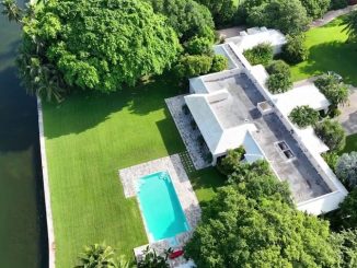 FOTO. Cum arată noua casă de 68 de milioane de dolari pe care și-a cumpărat-o Jeff Bezos în Florida