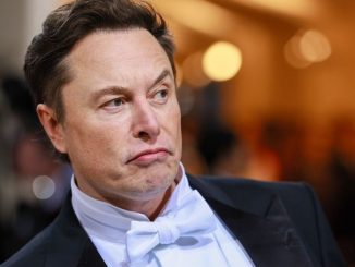 Elon Musk a decis să transfere controlul unei părți a rețelei de satelit Starlink către Pentagon, care este folosită în războiul din Ucraina