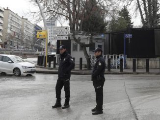 Turcia bombardează grupurile rebelilor kurzi din Irak