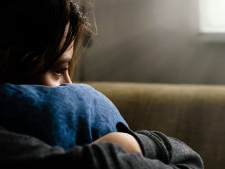 Ce ne face triști? Filosoful Bertrand Russel a identificat 8 surse ale tristeții, dar și rezolvarea lor