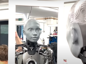 Ameca, un robot umanoid, și-a văzut pentru prima dată reflexia în oglindă. Ce reacție a avut