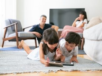 Ce cuvinte te fac bătrân? Generația Alpha numește expresiile demodate