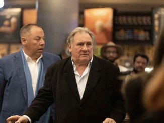 Gérard Depardieu, „ultimul monstru sacru al cinematografiei”, este acuzat de agresiune. Colegii de breaslă și Macron îi iau apărarea