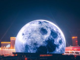 FOTO-VIDEO. Cum arată interiorul Sferei din Las Vegas? Roboții Aura răspund la întrebări și interacționează cu publicul