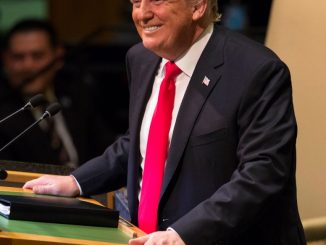 Cum se folosește Donald Trump de umor pentru a-și îmbunătăți imaginea?