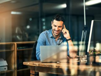 Preferința pentru un job remote a crescut. Specialist: „Contactul cu colegii pe chat-ul companiei nu este la fel ca atunci când mergi la birou”