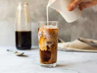 Cold brew coffe cucerește SUA și Europa. Cum se prepară o astfel de băutură