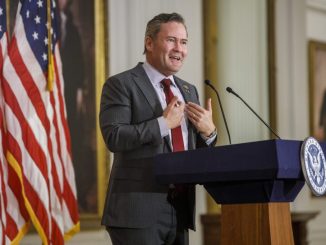 Mike Waltz își asumă „întreaga responsabilitate” pentru scurgerea planurilor de război ale SUA din Signal