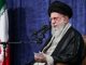Ali Khamenei exclude „orice negocieri directe cu SUA” și îl acuză pe Trump că urmărește „capitularea Iranului”, în prima sa apariție publică majoră după războiul de 12 zile cu Israelul. Ayatollahul s-a ascuns de frica asasinării