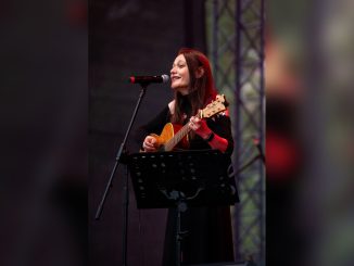 Interpreta Alina Manole, poveste de film: de profesie sociolog, în prezent inventatoarea unui nou stil muzical